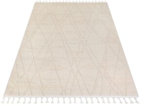 Biały dywan do salonu z frędzlami